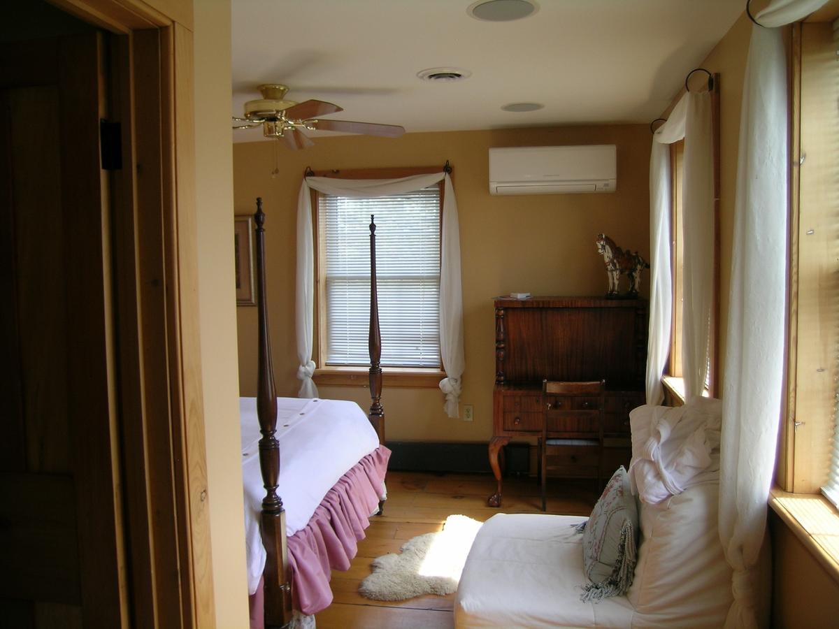 Emilyville Inn Campbellford Екстер'єр фото