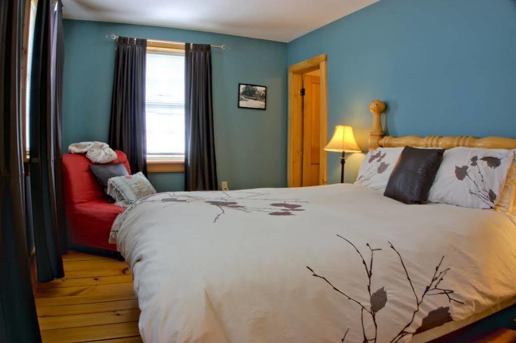Emilyville Inn Campbellford Екстер'єр фото